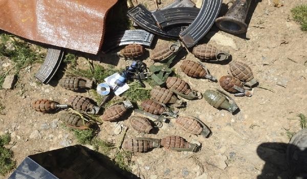 Dağlıca'da teröristlerin 2 ayrı mağarada mühimmatları ele geçirildi