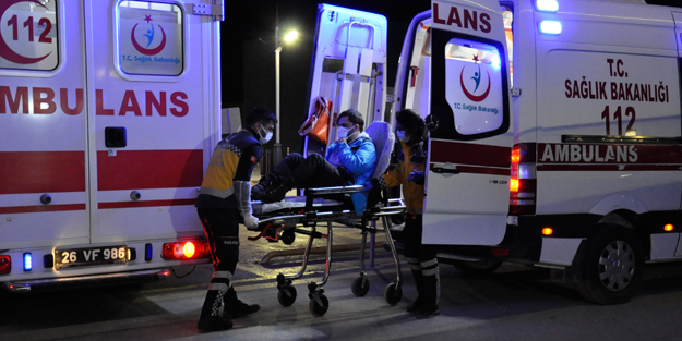 Dağlık arazide mahsur kalan 4 kişi helikopterle kurtarıldı