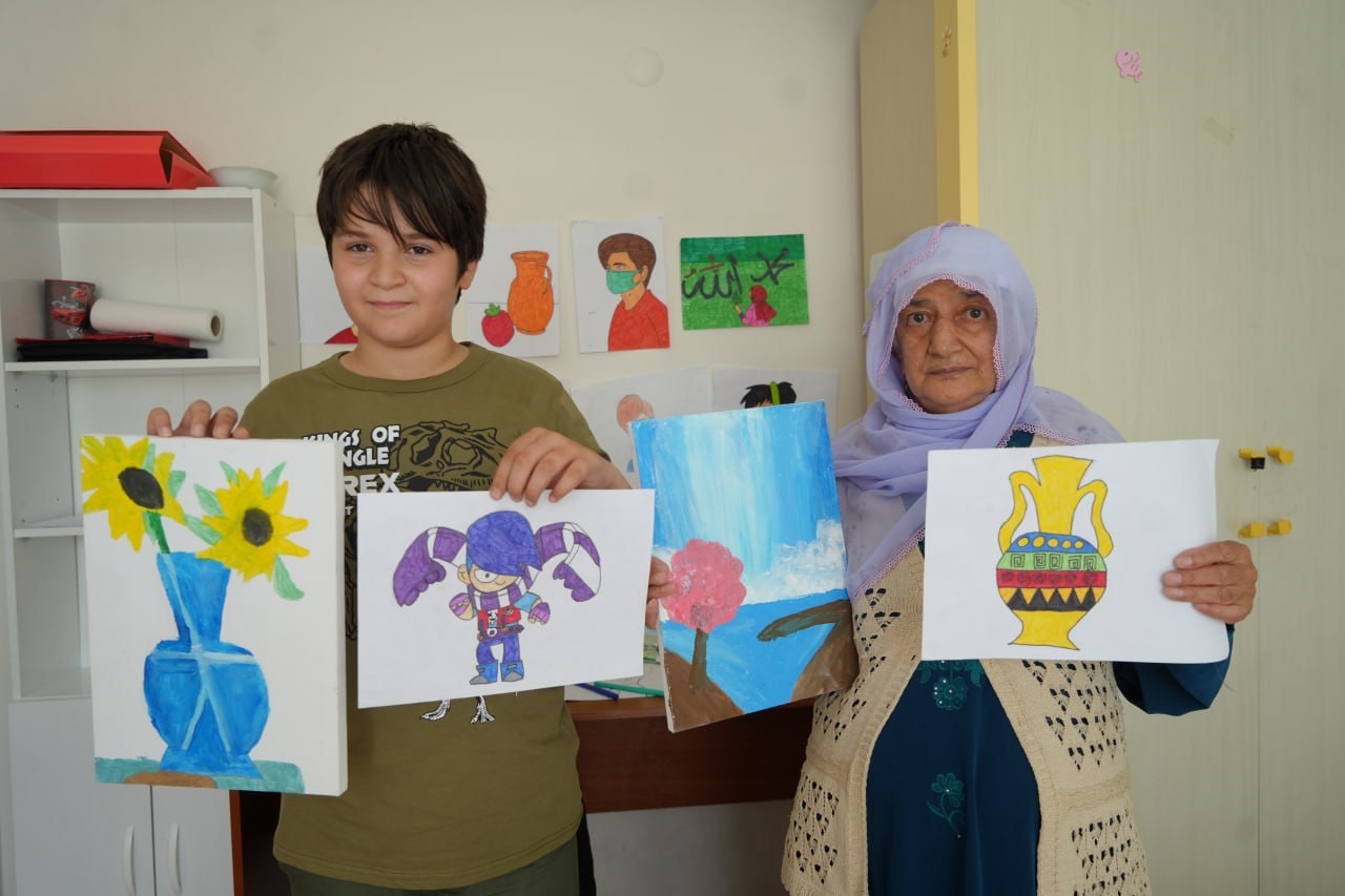 Daha 10 yaşında ama... Yeteneğiyle kendine hayran bırakıyor