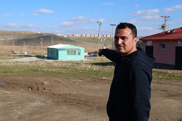 Daha dikkatli bakın! Burası depo mu cami mi?