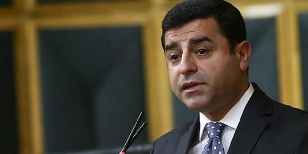 Daha dün 'Başkan Apo'nun heykelini dikecekti! Bugün Anayasa dersi vermeye kalktı!