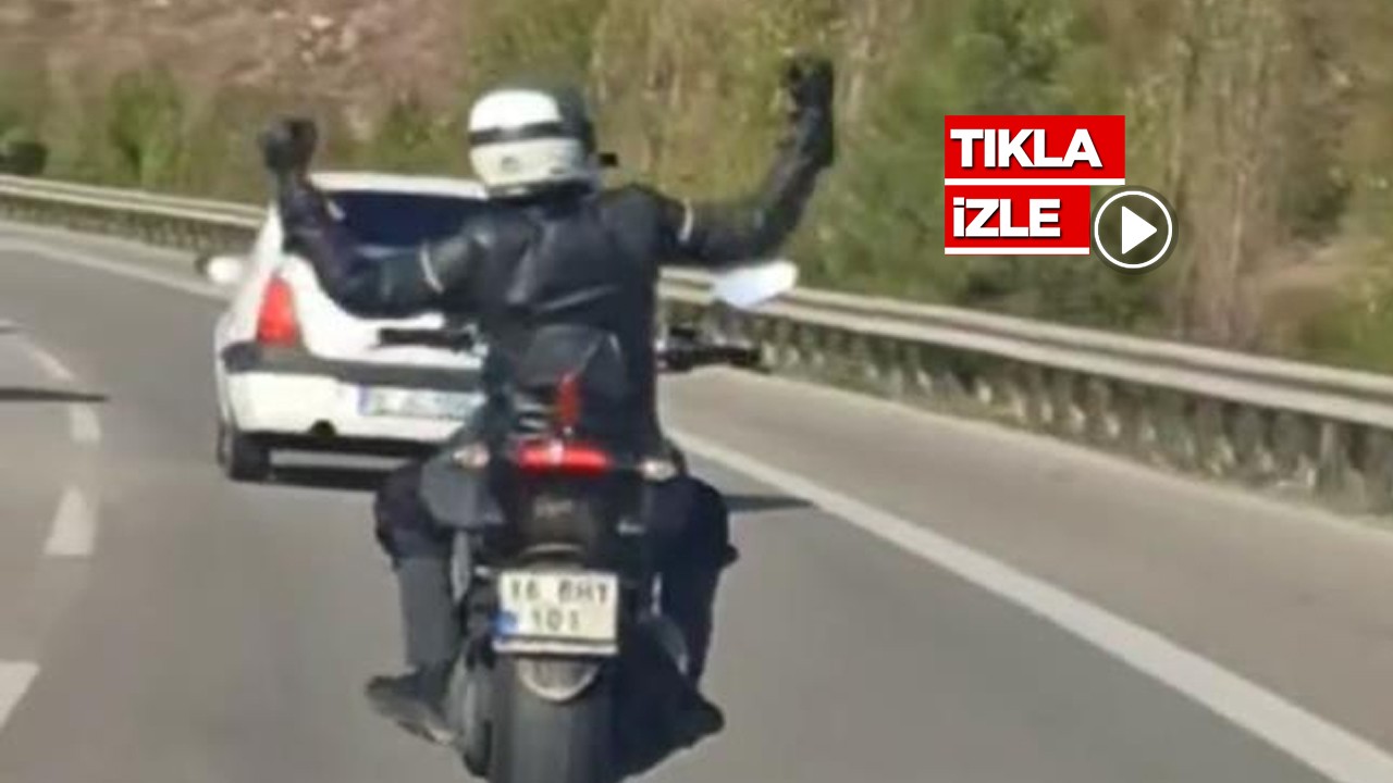 Daha neler göreceğiz! Motosiklet üzerinde seyir halindeyken dans etti