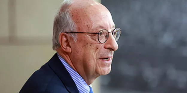 Daha neler göreceğiz neler! Göbekten CHP’ye bağlı hukukçu (!) HDP listesinde