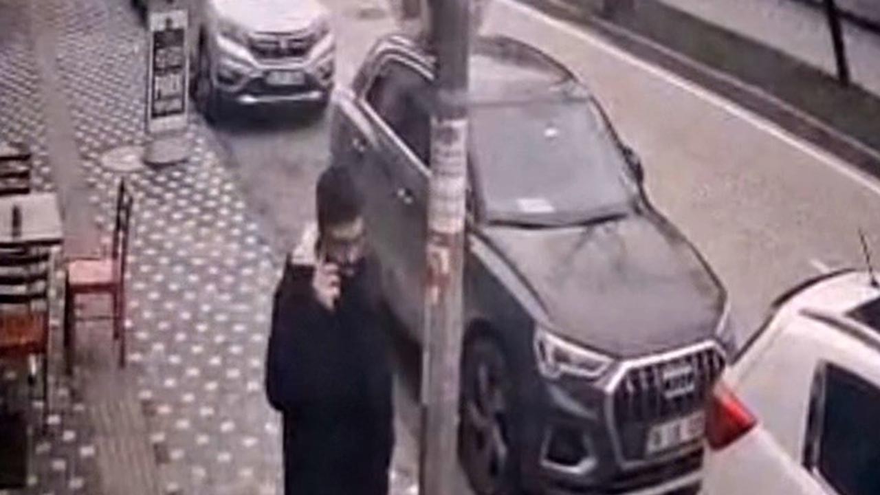 Daha neler göreceğiz neler! Yaşlı kadını bakın nasıl dolandırdı