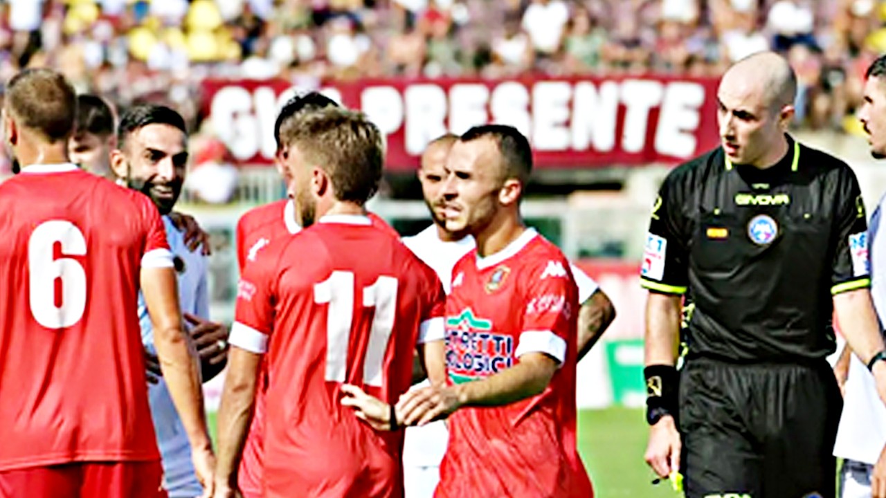 Daha önce böylesi görülmedi! Ortalığı sallayacak tehdit hamlesi! Tam bir embesil ağzı... Çok konuşulacak gelişme!