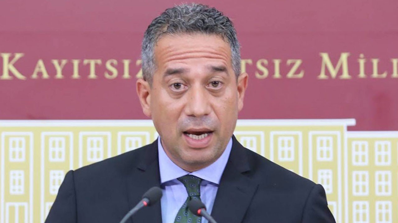 Daha önce de 5 bin liralık purosu ile gündeme gelmişti! Halkçı Ali Mahir'den lüks yatta rakılı tatile savunma