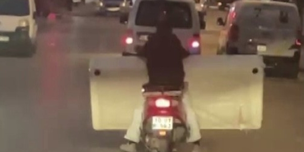 Daha önce hiç görmediniz! Trafikte bu da oldu