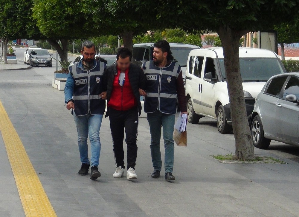 Daha önce hırsızlık yaptığı eve özür dileme bahanesiyle gelen şüpheli yakalandı 