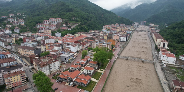 Daha önce sel felaketinin yaşandığı ilçede metrekareye 100 kilogramın üzerinde yağış