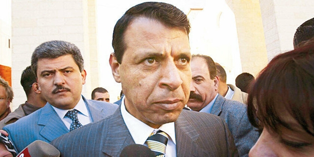 Dahlan Filistin'de darbe yapmaya hazırlanıyor