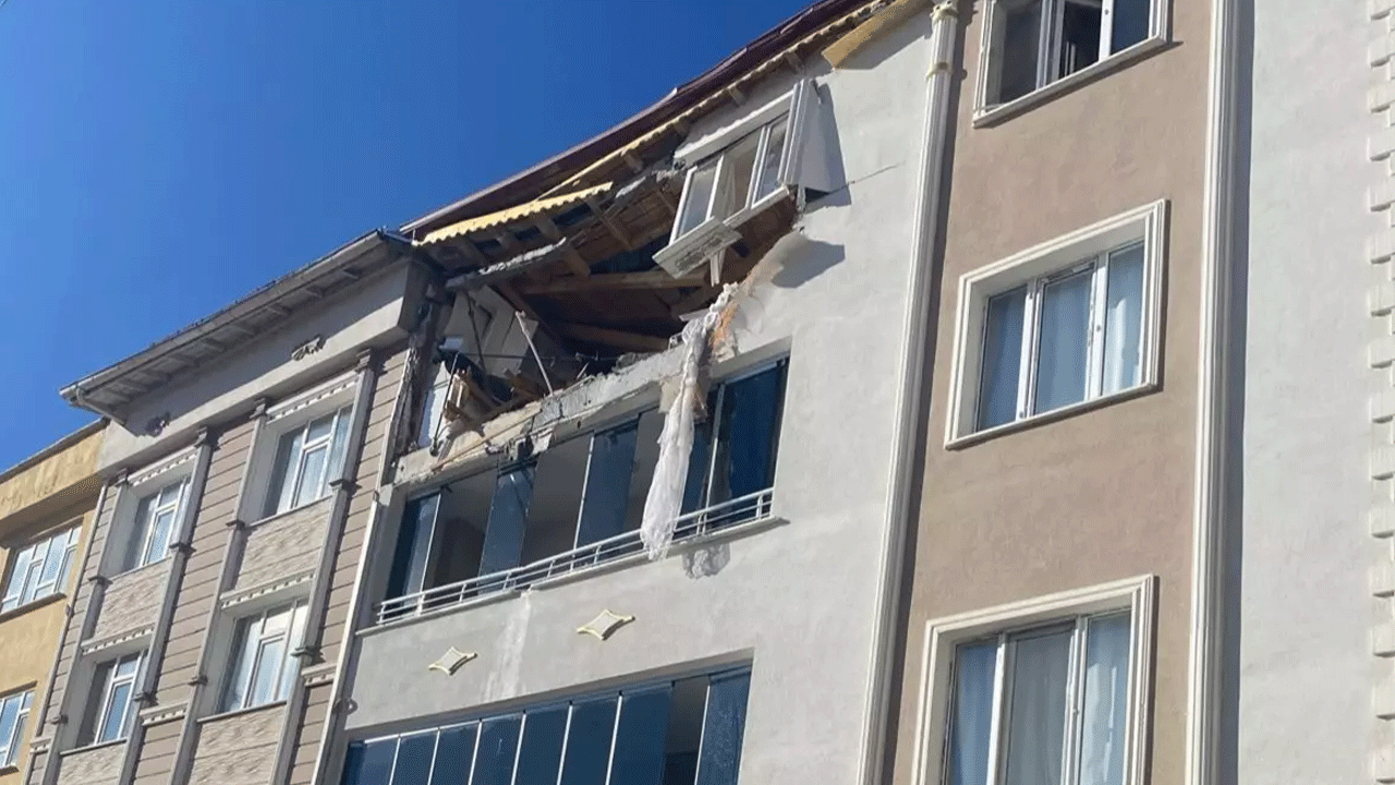 Dairede doğal gaz patlaması