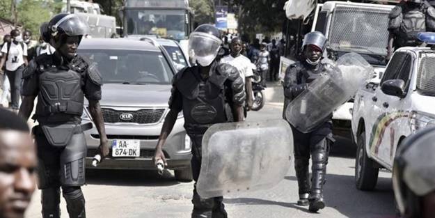 Dakar sokakları karıştı! Senegal'de üç isim gözaltına alındı