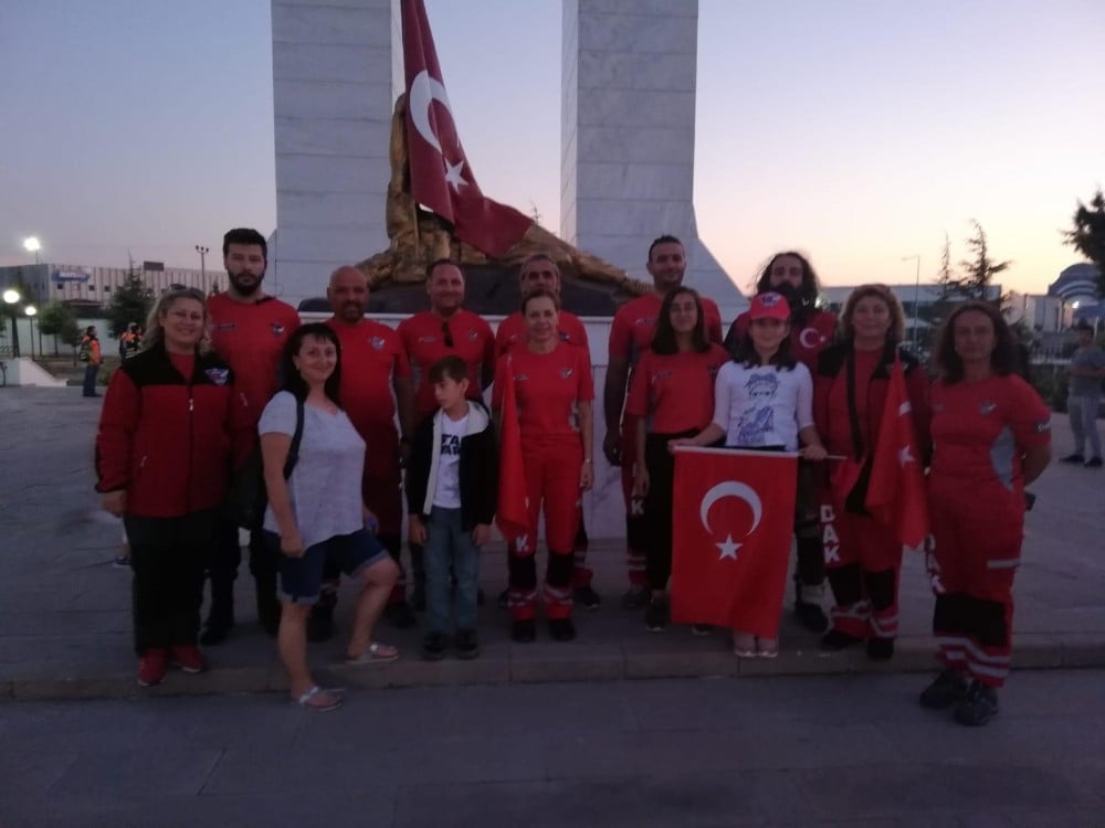 DAK’tan Kanlıpınar Şehitliği’ne ziyaret 