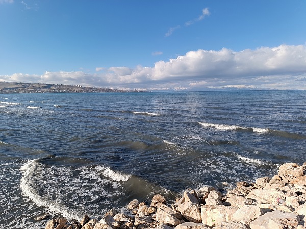 Dalgalar kartpostallık görüntüler oluşturdu