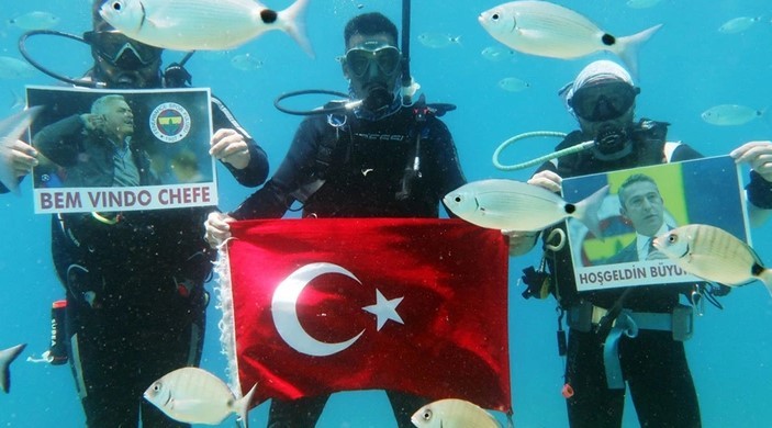 Dalgıçlardan enteresan görüntü! Su altında Ali Koç posteri açtılar