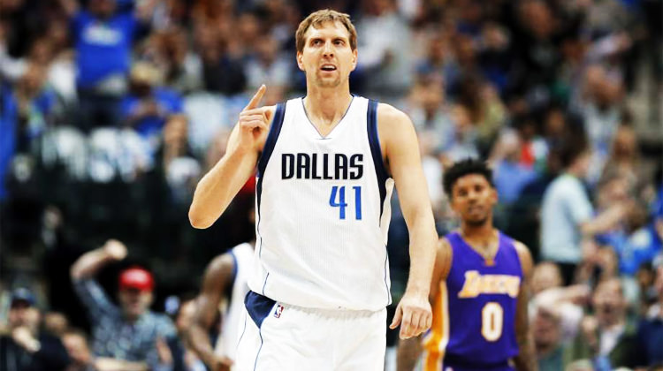 Dallas Mavericks, 39'luk Nowitzki'yi bırakmadı!