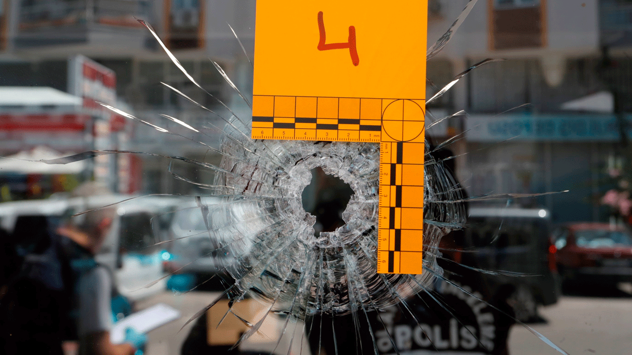 Daltonlardan haraç kurşunları: 3 milyon lira ödemeyi reddetti iş yerini taradılar