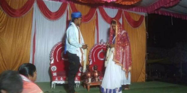 Damat düğüne gecikince gelin konuklardan biriyle evlendi