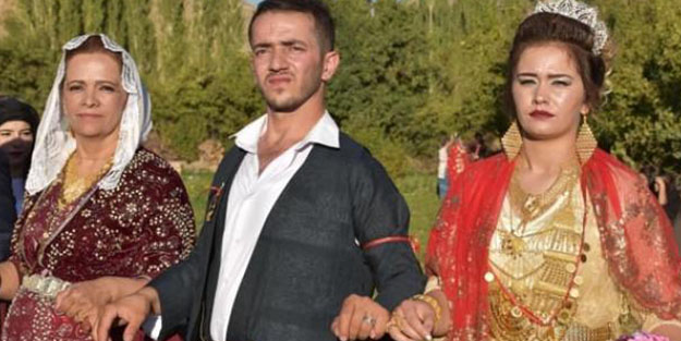 Damat ve geline takılan takı dudak uçuklattı
