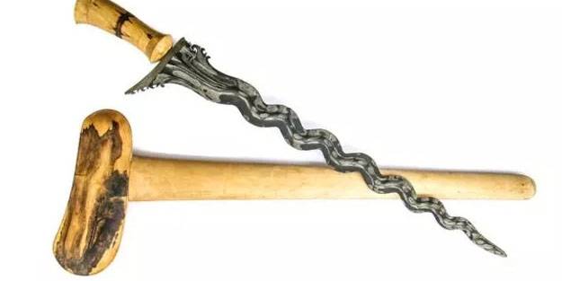 Damattan ayrılınca tören bıçağıyla evlendi! Dünya bu düğünü konuşuyor