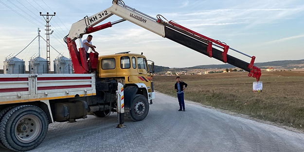 Damattan bahşiş almak için gelin arabasının önünü bakın neyle kesti!