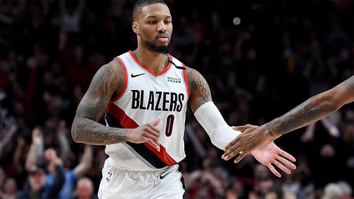 Damian Lillard'ın başarısı yüzleri güldürdü!