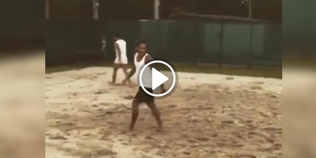 Dani Alves ve Neymar şov yaptı