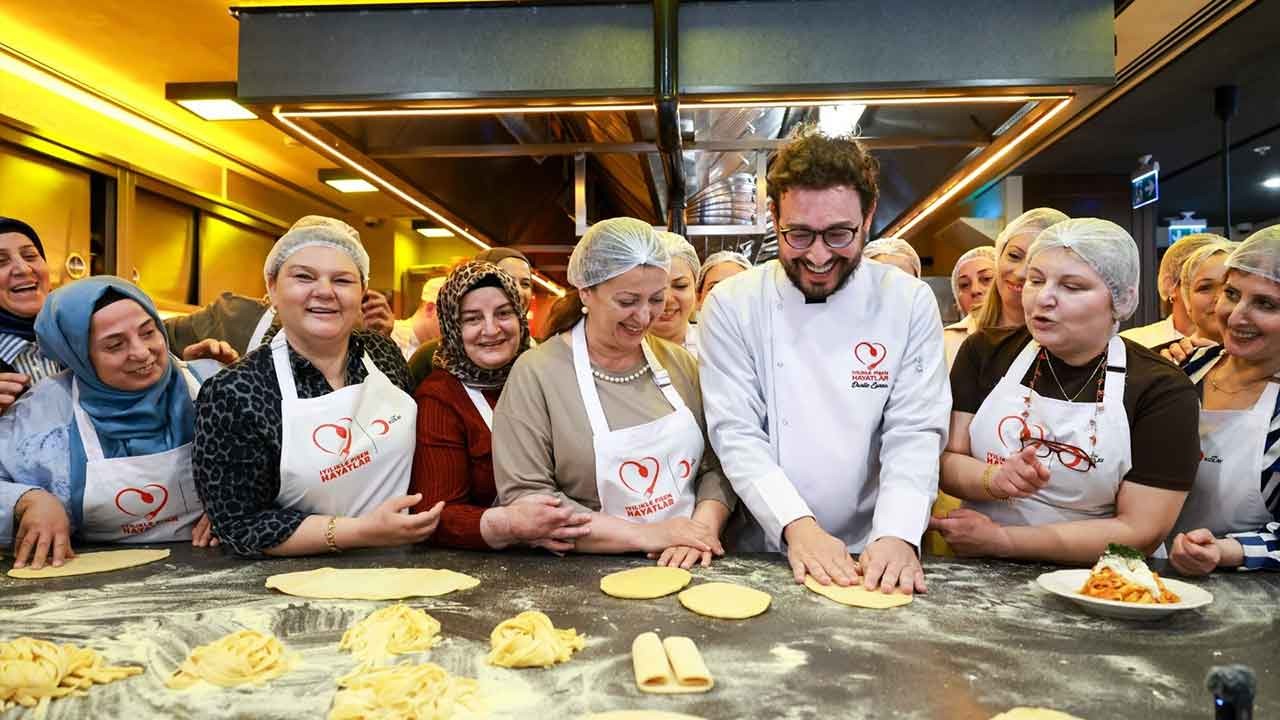 Danilo Şef ve depremzede kadınlar el ele verdi: "İyilikle Pişen Hayatlar" dayanışmayı sofralara taşıyor!