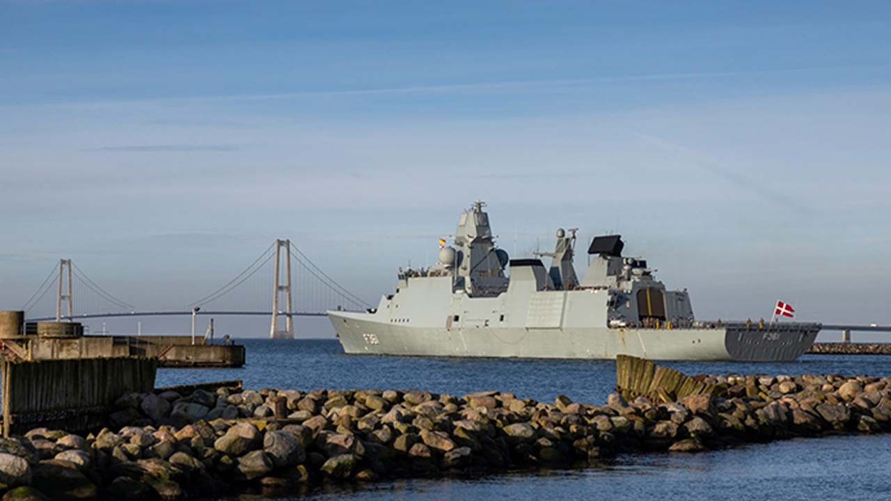 Danimarka gemileri ve Baltık’ta o Çin gemisi yakınında nöbette! Olay