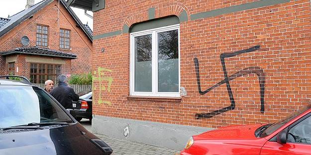 Danimarka'da camiye alçak saldırı