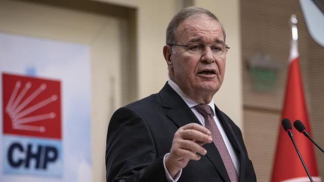 Dansözlere taş çıkartacak performans! CHP'nin Faik'i, Asena'dan iyi kıvırdı