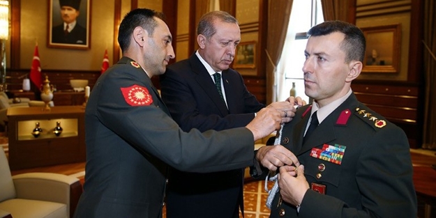 Erdoğan'ın hain yaverinin odasında bakın ne bulundu
