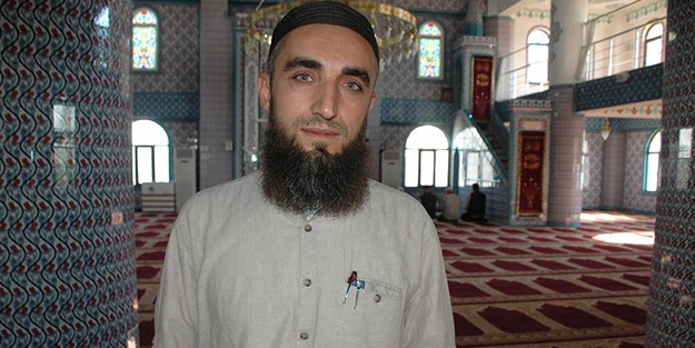 Sela okuduğu için darbedilen imam adalet peşinde!