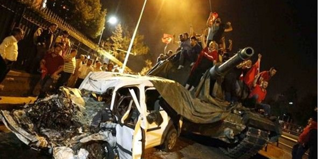 Millet canıyla uğraşırken birileri parayı götürmüş!