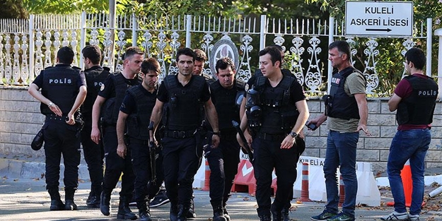'Allah’ıma kitabıma hepinizi vururum'
