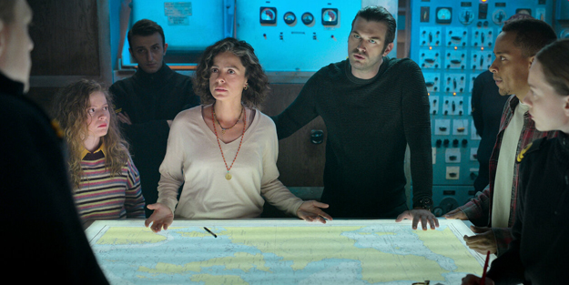 Darbe imalı bildirinin imzacılarından Cem Gürdeniz'den Kıvanç Tatlıtuğ'un dizisine olay suçlama