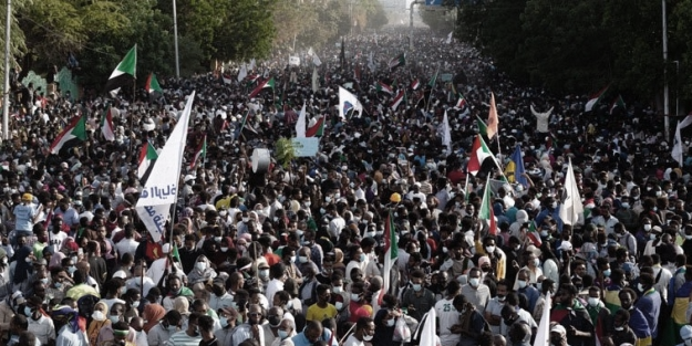 Darbe karşıtı gösterilere müdahale: 9 ölü