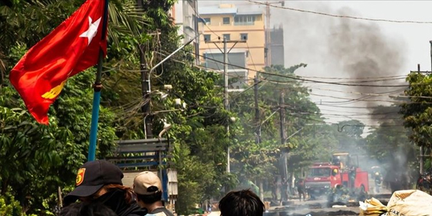 Darbe yapılan ülkede asker halka ateş açtı: Çok sayıda ölü var