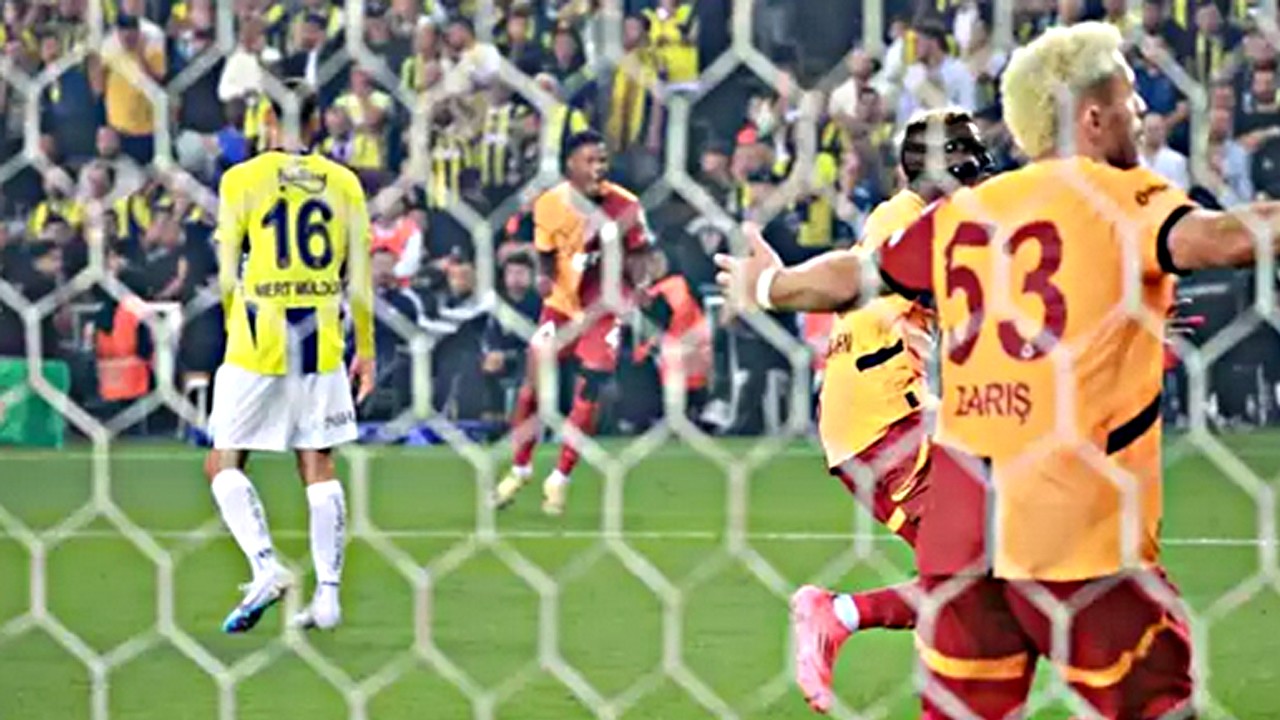 Darbe yediler: İddia etti: Liderinin resmini bıraktı! Ali Koç'u öfkelendirdiler...