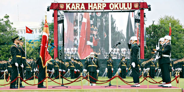 Darbeci 11 generalin hepsi sınıf arkadaşıymış
