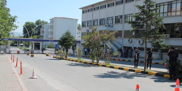 Darbeci albayın emir astsubayından ilginç ifadeler! 'Susadın mı diye sormadı'