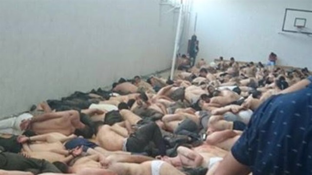 Darbeci askerler teröristler gibi gözaltına alındı