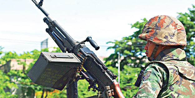 Darbeci generalden bilindik nakarat