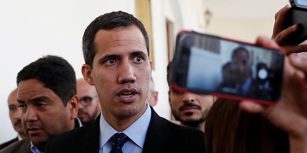 Darbeci Guaido'dan Maduro'ya bağlı askerlere çağrı