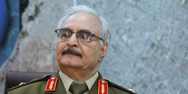 Darbeci Hafter'den cumhurbaşkanlığı hamlesi! Resmen açıkladı