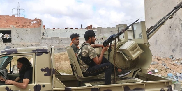 Darbeci Hafter'in kritik üssüne hava harekatı! Çok sayıda militan ansızın havaya uçuruldu