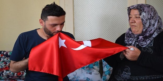 Darbeci komutanlar halka silah doğrultmayan askeri de vurmuşlar