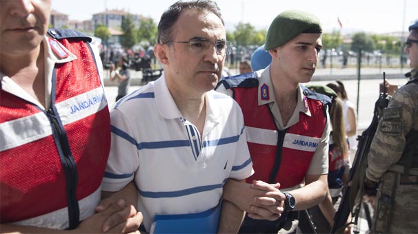 Darbeci olduğunu inkar ediyordu! Görüntüler izletilince şok oldu