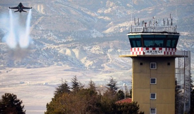 Darbeci pilot: Akıncılara gitmemi Hulusi Akar engelledi
