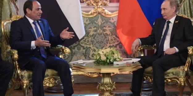 Darbeci Sisi yine aynı yerde